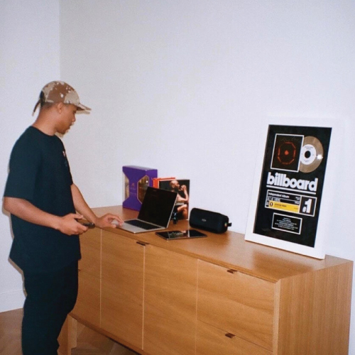Tevin Johnson Continues to Develop All Aspects of Merchandising, Management and Marketing With Crypto-Funded Start-Up 4 Tevin Johnson Continues to Develop All Aspects of Merchandising